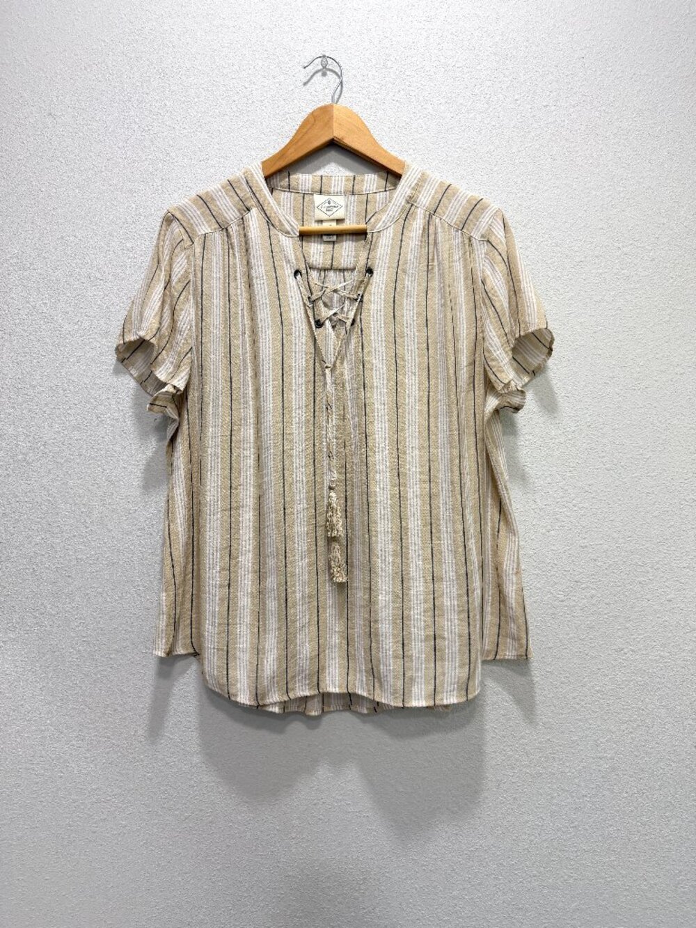 St Johns Bay Womens Cream Striped High/Low Blouse Size PXL
